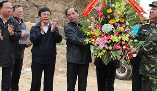 Chủ tịch nước Trương Tấn Sang và Thủ tướng Nguyễn Tấn Dũng chúc mừng các đơn vị tham gia cứu hộ - ảnh 1